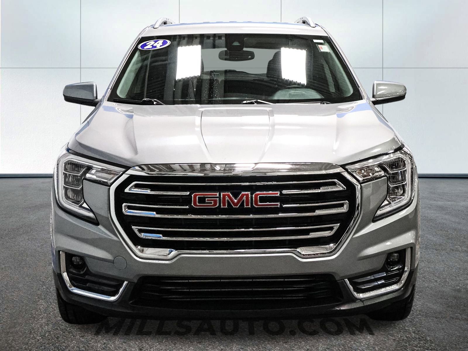 Used 2024 GMC Terrain SLT image 12