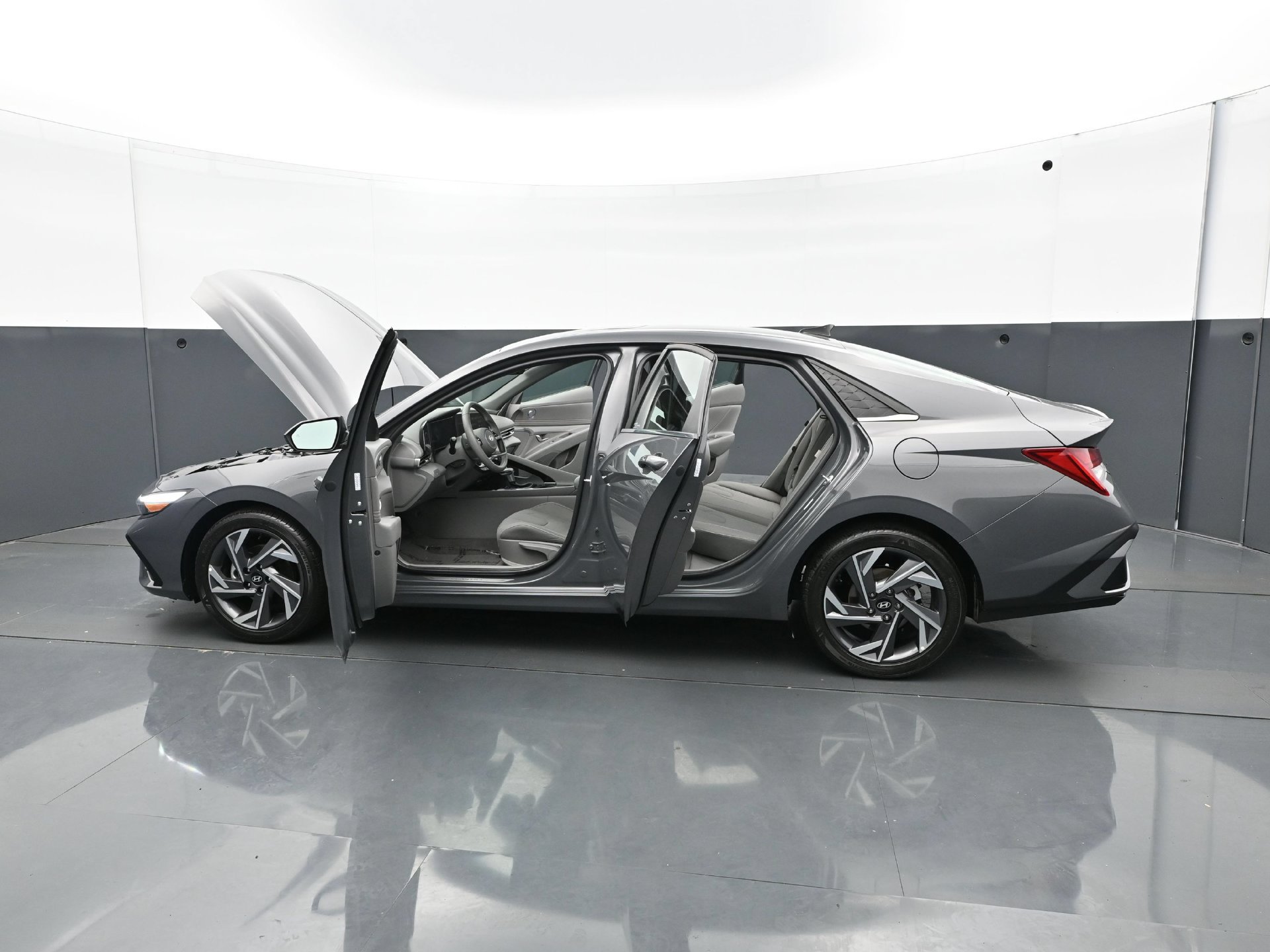 Used 2025 Hyundai Elantra SEL FWD image 33