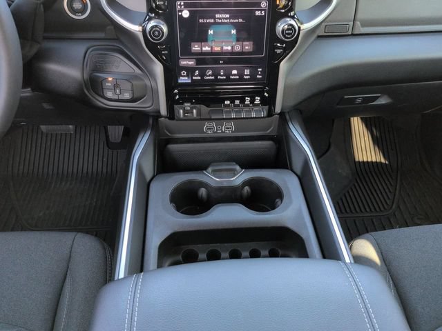 Certified 2025 RAM 3500 Big Horn AWD/4WD image 18