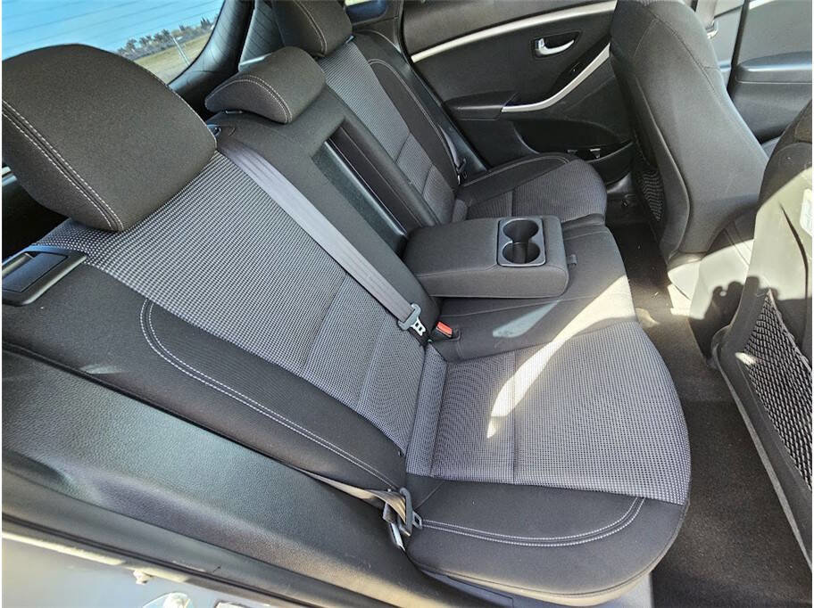Used 2016 Hyundai Elantra GT FWD image 18