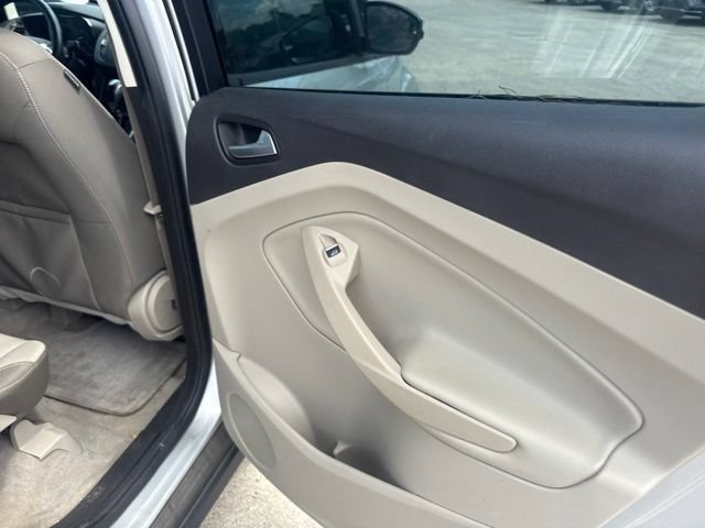 Used 2016 Ford C-MAX SE w/ Equipment Group 201A FWD image 38