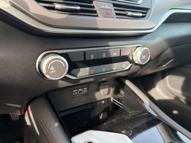Used 2024 Nissan Altima 2.5 SR image 17