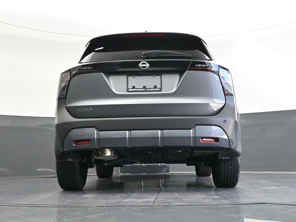Used 2025 Nissan Kicks SV image 31