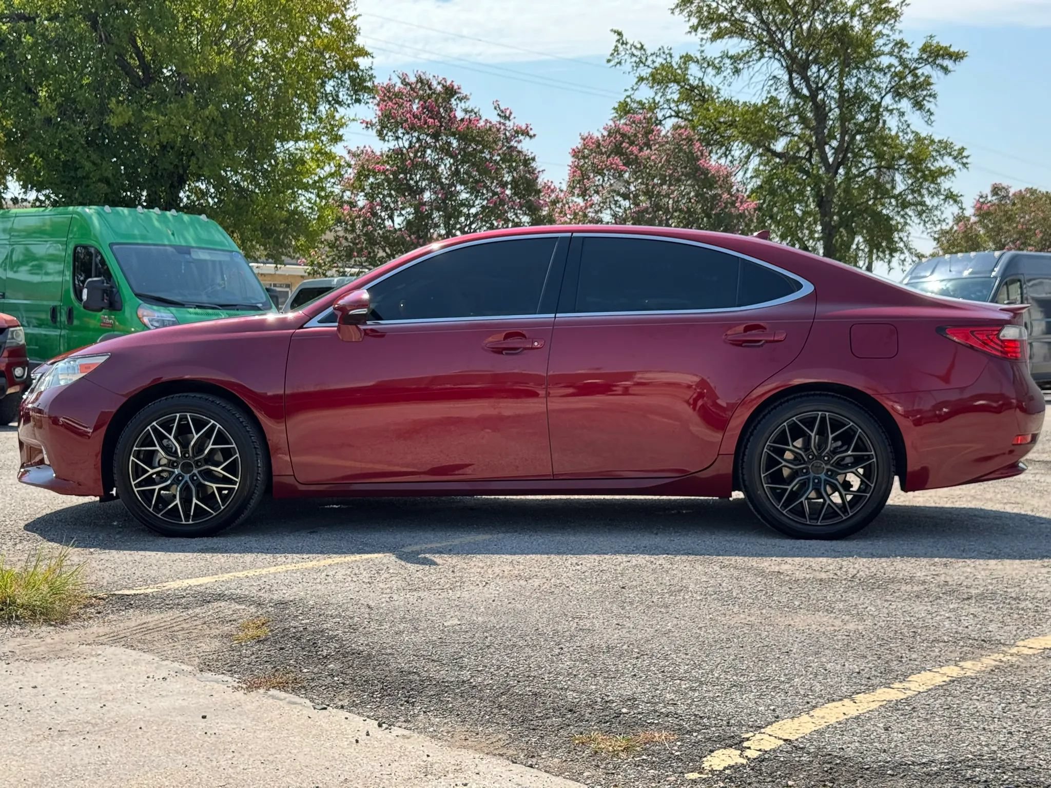 Used 2013 Lexus ES 300h w/ Premium Pkg FWD image 3