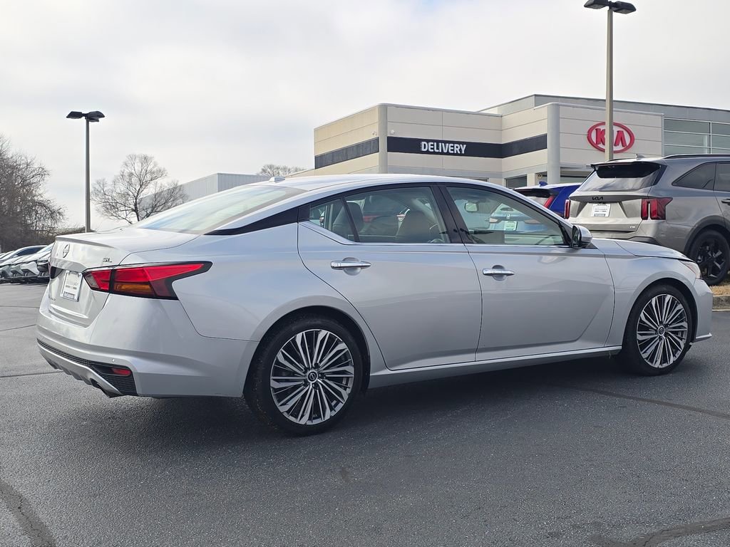 Used 2023 Nissan Altima 2.5 SL image 3