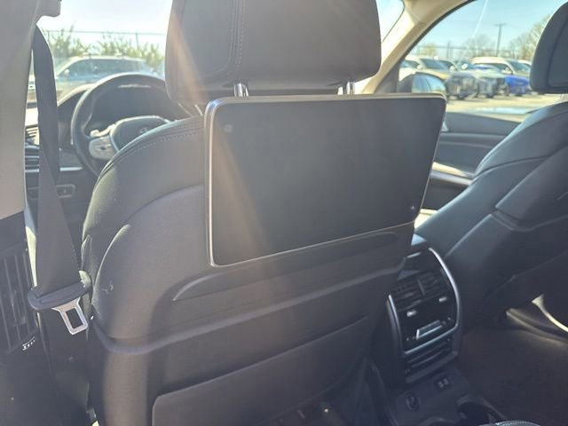 Used 2020 BMW X7 xDrive40i w/ Executive Package image 18