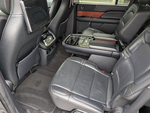 Used 2018 Lincoln Navigator Reserve w/ Technology Package image 31