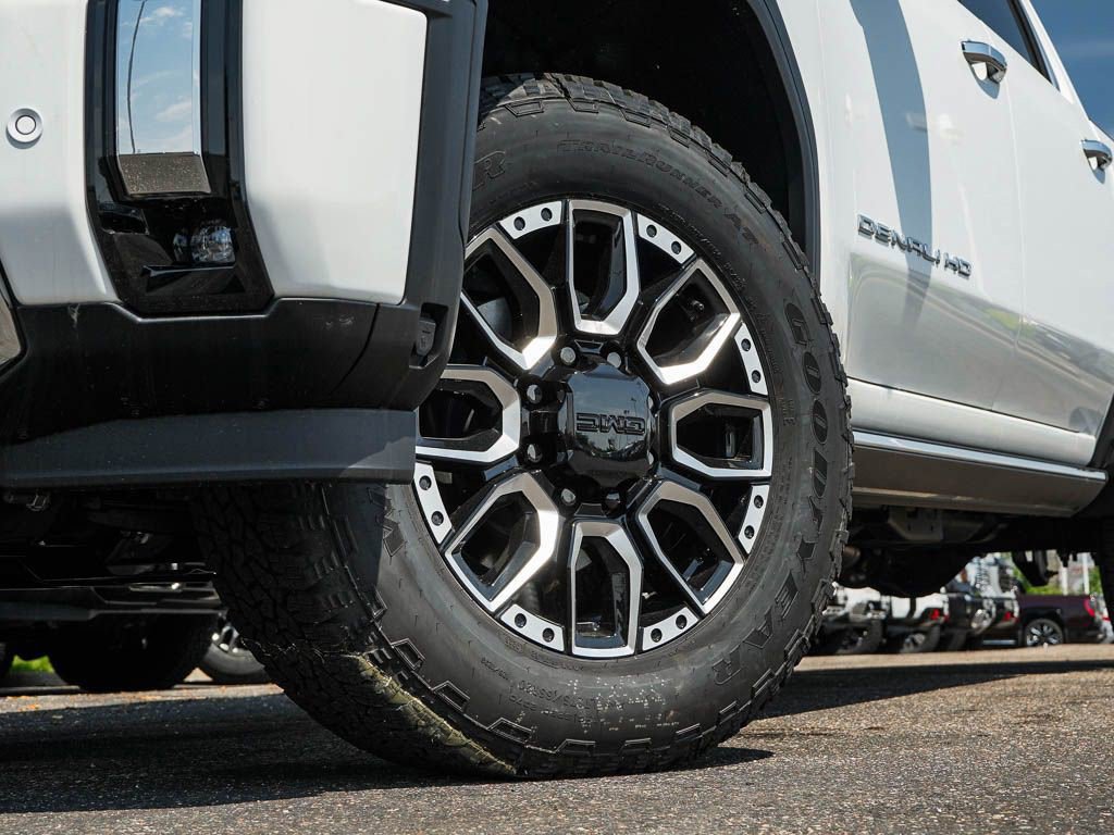 New 2025 GMC Sierra 3500 Denali w/ Denali Reserve Package image 6