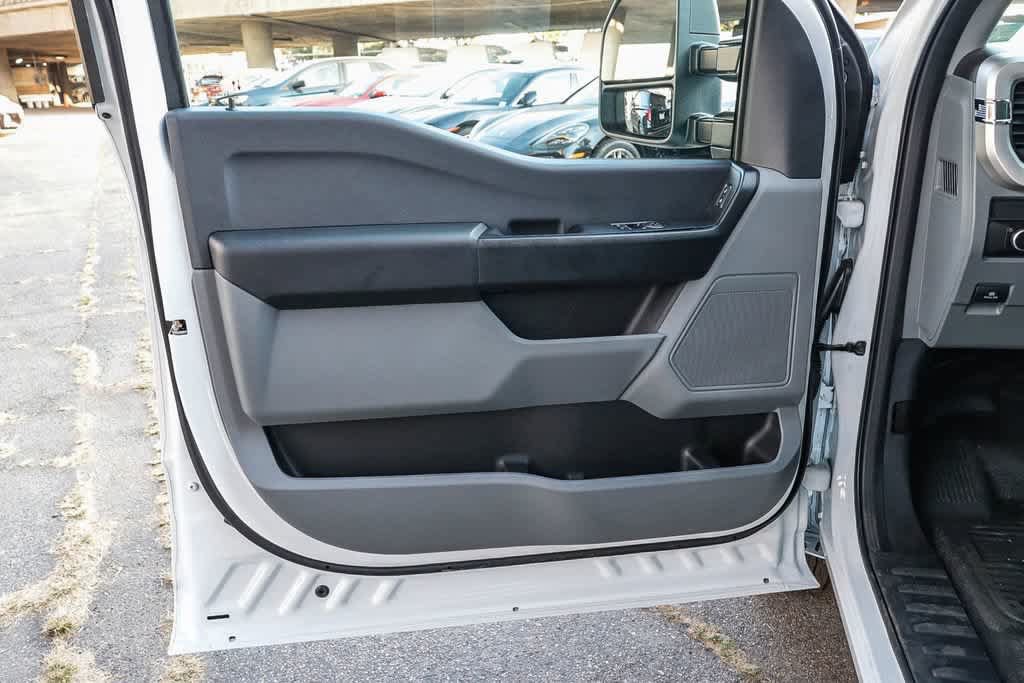 New 2026 Ford F350 XL w/ XL Chrome Package RWD image 22