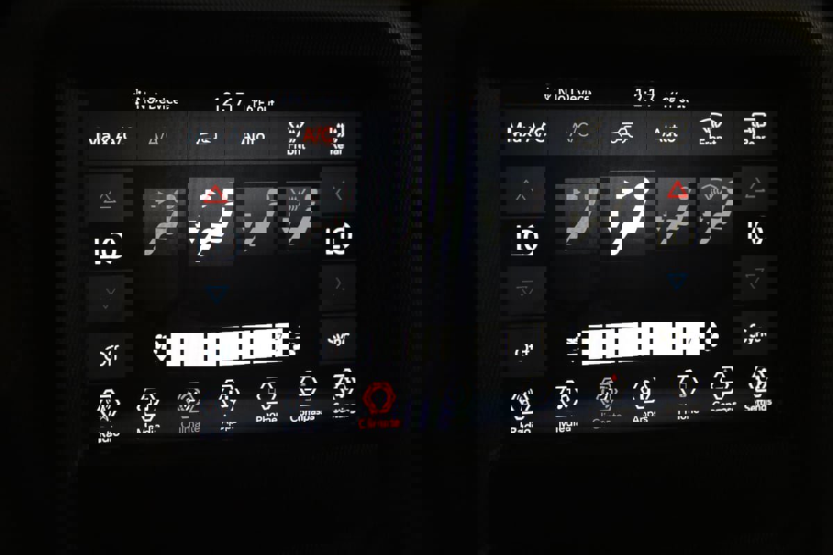 Used 2018 Jeep Wrangler Unlimited Sport S image 29