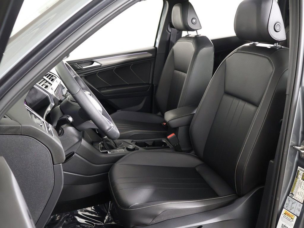 Used 2022 Volkswagen Tiguan SE R-Line AWD/4WD image 34
