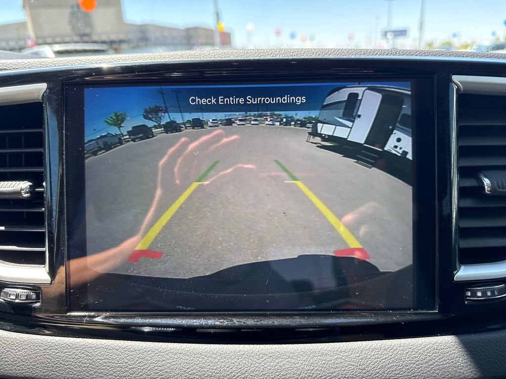 Used 2024 Chrysler Pacifica Touring-L FWD image 32