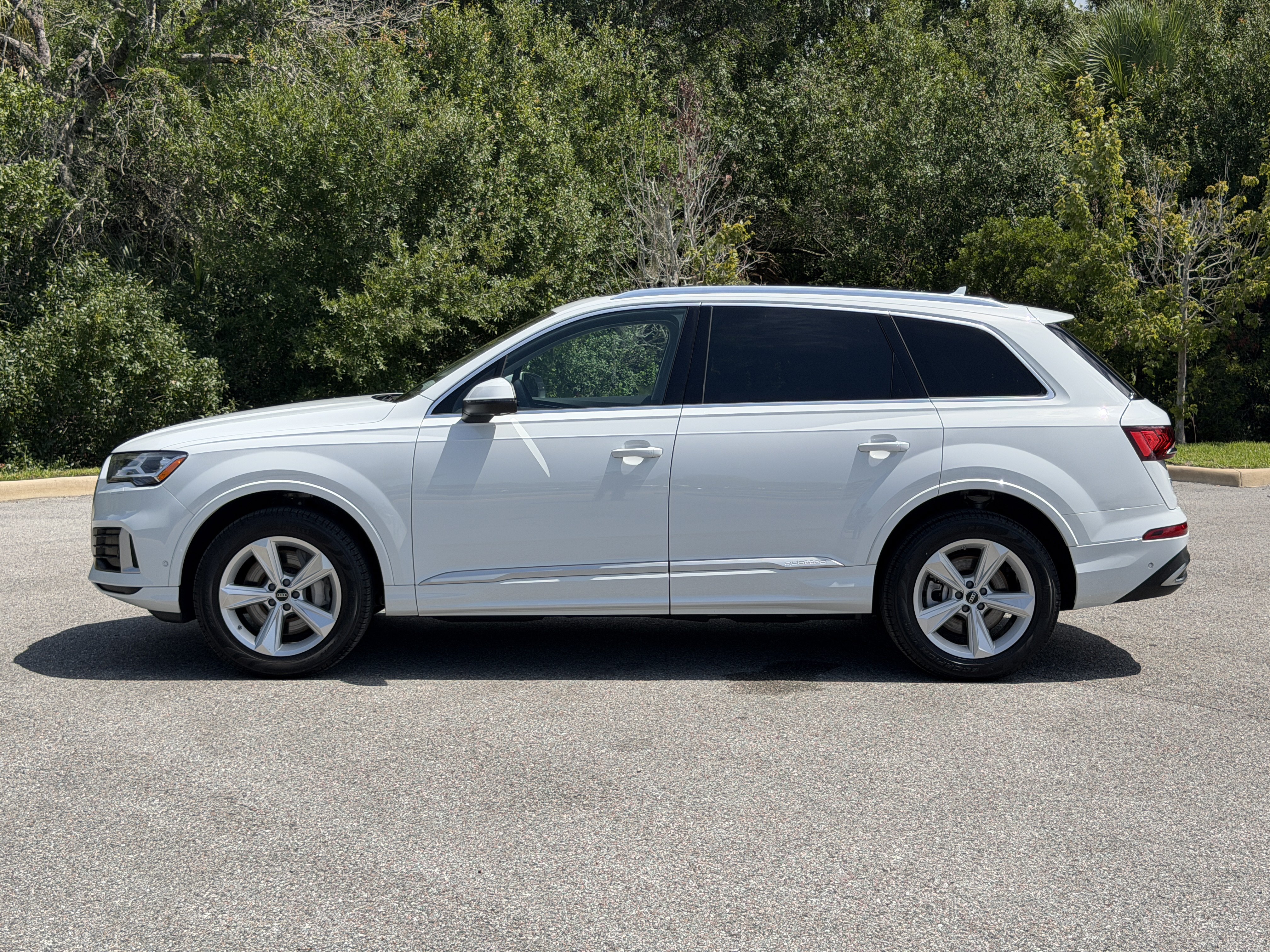 Certified 2022 Audi Q7 2.0T Premium Plus AWD/4WD image 4