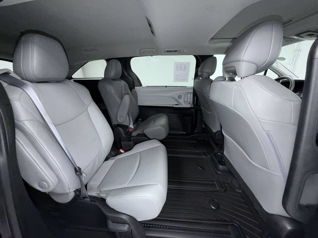 Certified 2025 Toyota Sienna XLE w/ XLE Plus Package AWD/4WD image 17