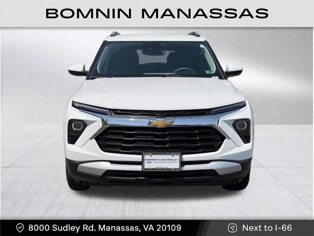 Used 2024 Chevrolet TrailBlazer LT w/ Driver Confidence Package image 2