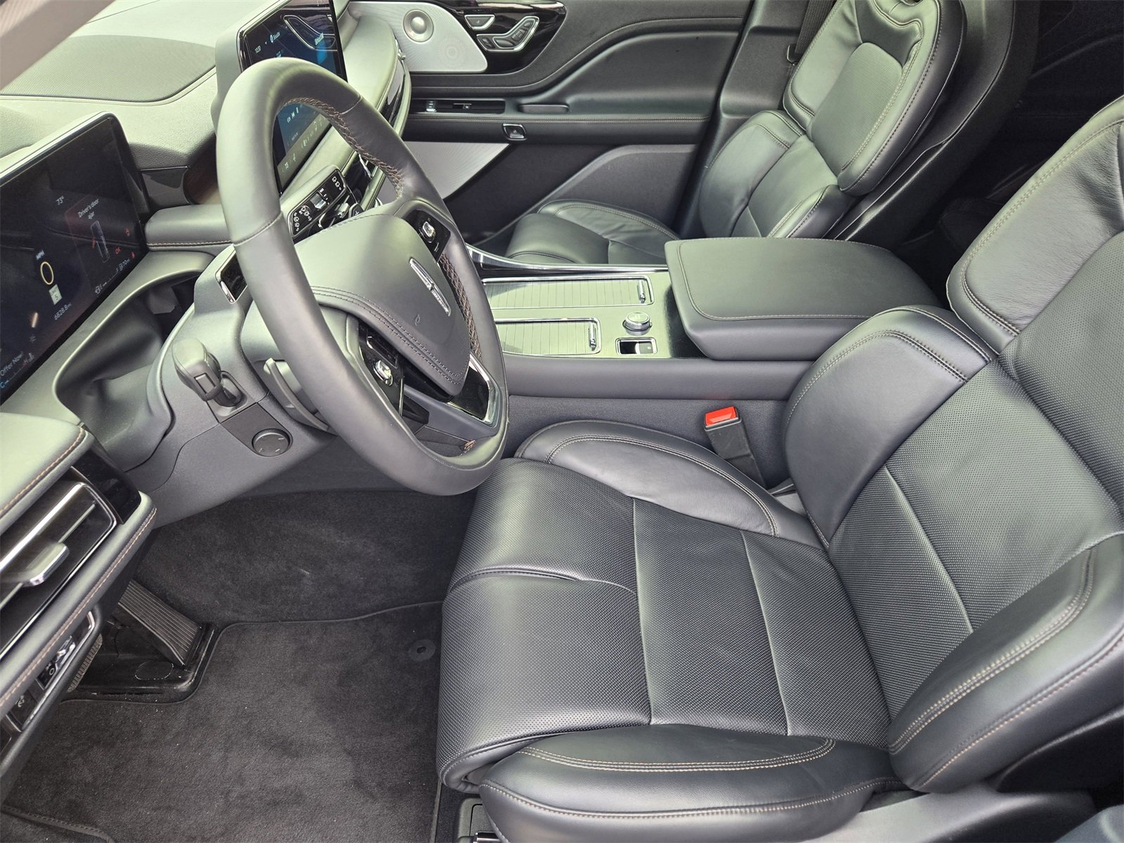 Used 2025 Lincoln Aviator Reserve w/ Equipment Group 201A image 11