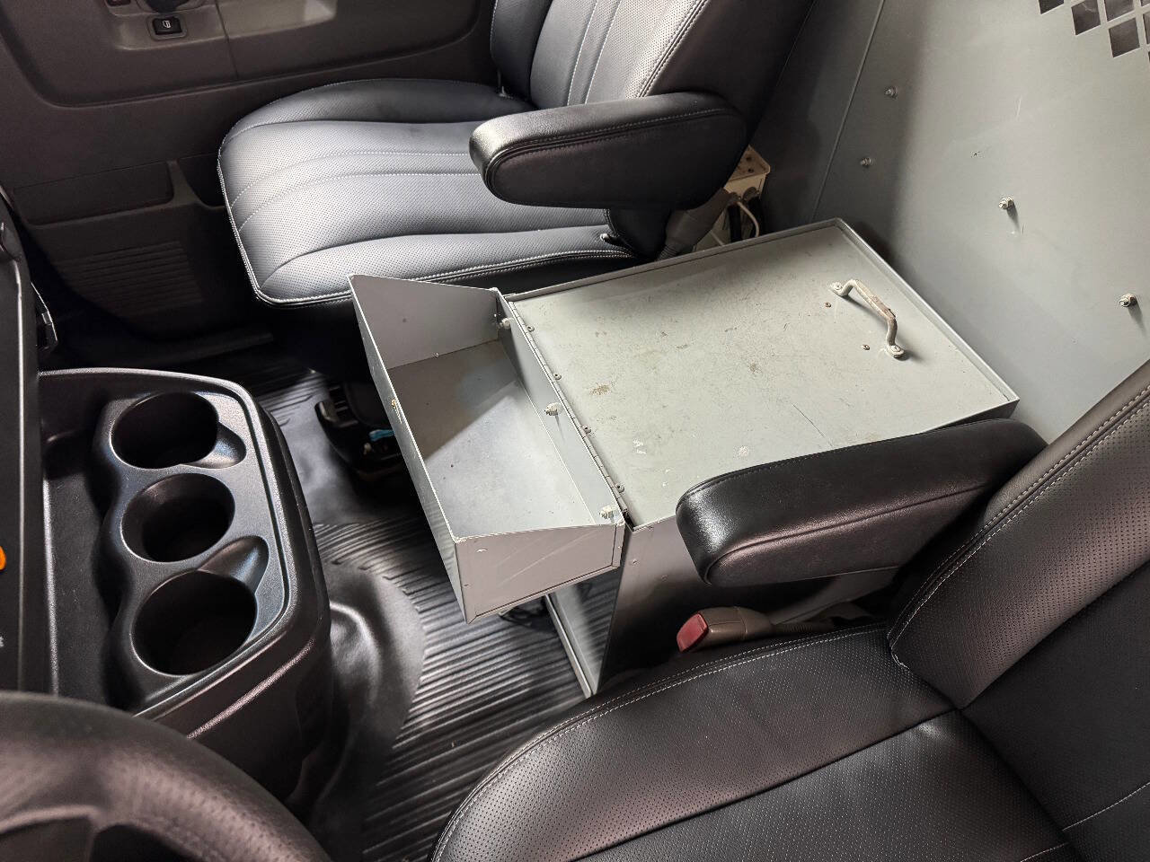 Used 2013 Chevrolet Express 1500 image 50