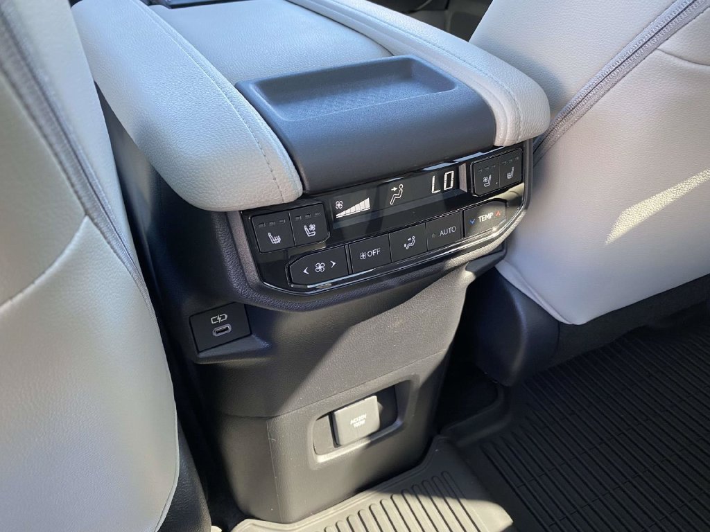 New 2026 Toyota Grand Highlander AWD image 9