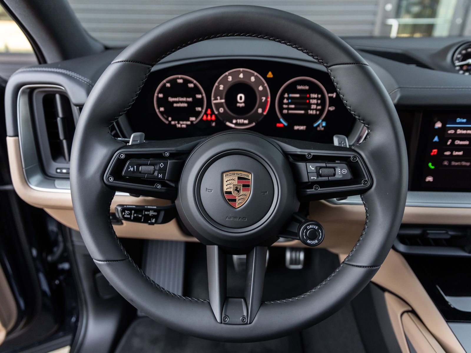 Certified 2025 Porsche Cayenne S AWD/4WD image 28