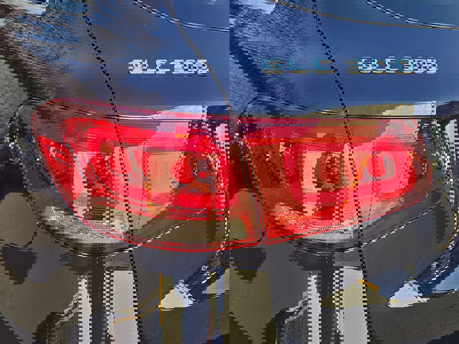 Used 2022 Mercedes-Benz GLC 300 4MATIC image 10