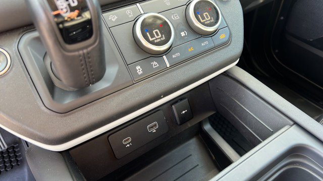 Used 2024 Land Rover Defender 110 S image 26