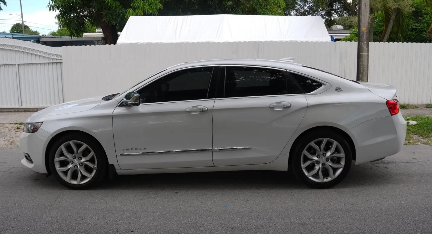 Used 2017 Chevrolet Impala Premier w/ Enhanced Convenience Package FWD image 3