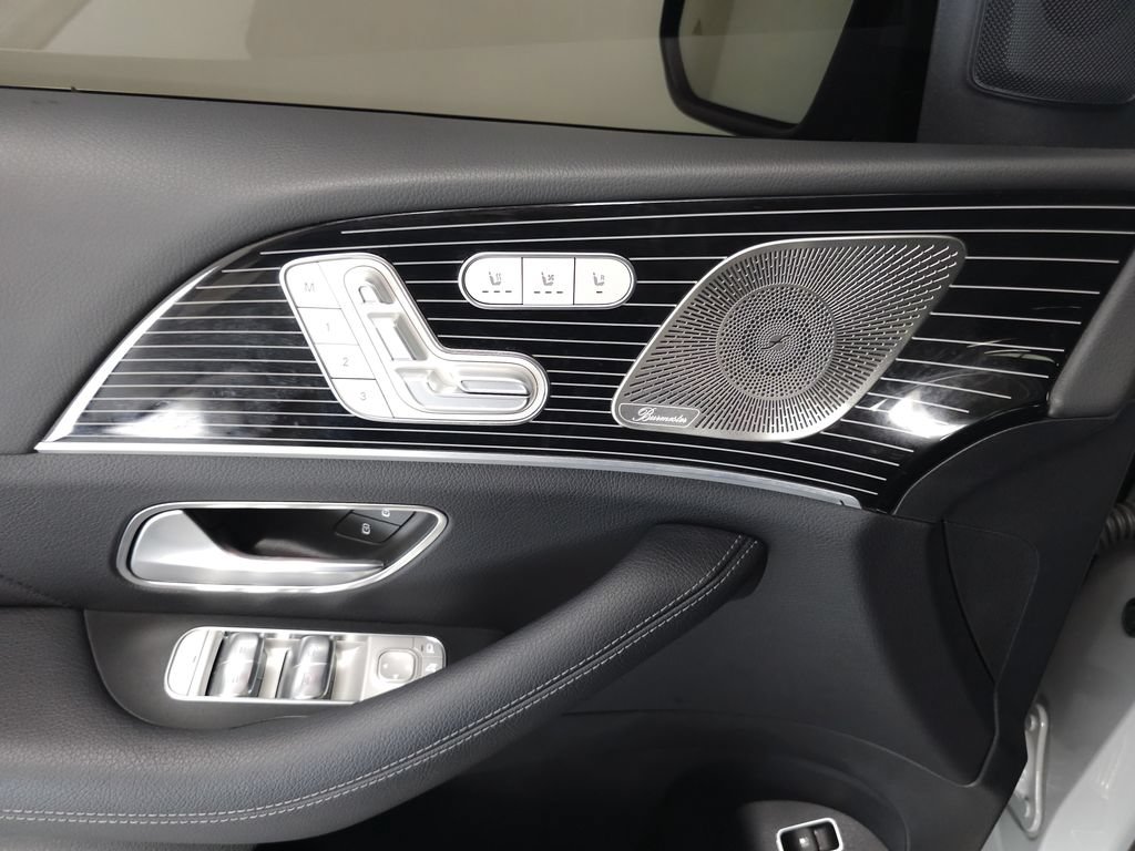 Used 2025 Mercedes-Benz GLE 450e 4MATIC image 6