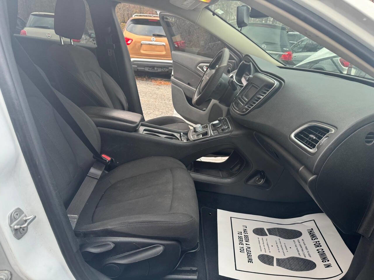 Used 2016 Chrysler 200 Limited image 23