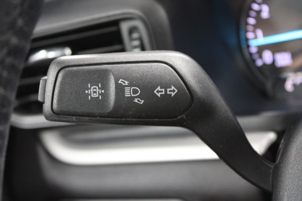Used 2024 Ford Explorer XLT RWD image 40