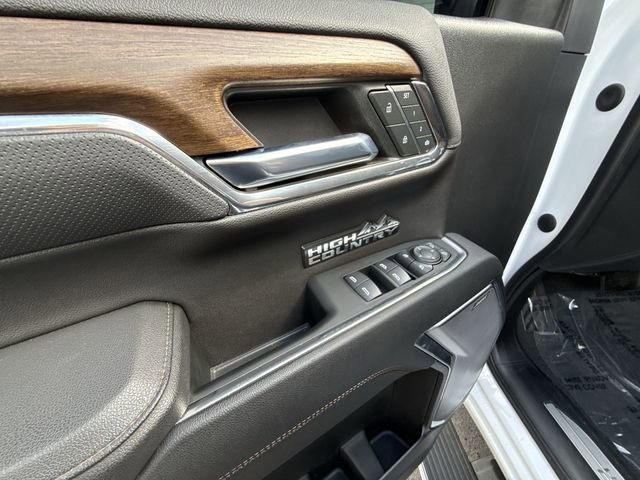Used 2023 Chevrolet Silverado 1500 High Country w/ High Country Premium Package AWD/4WD image 13