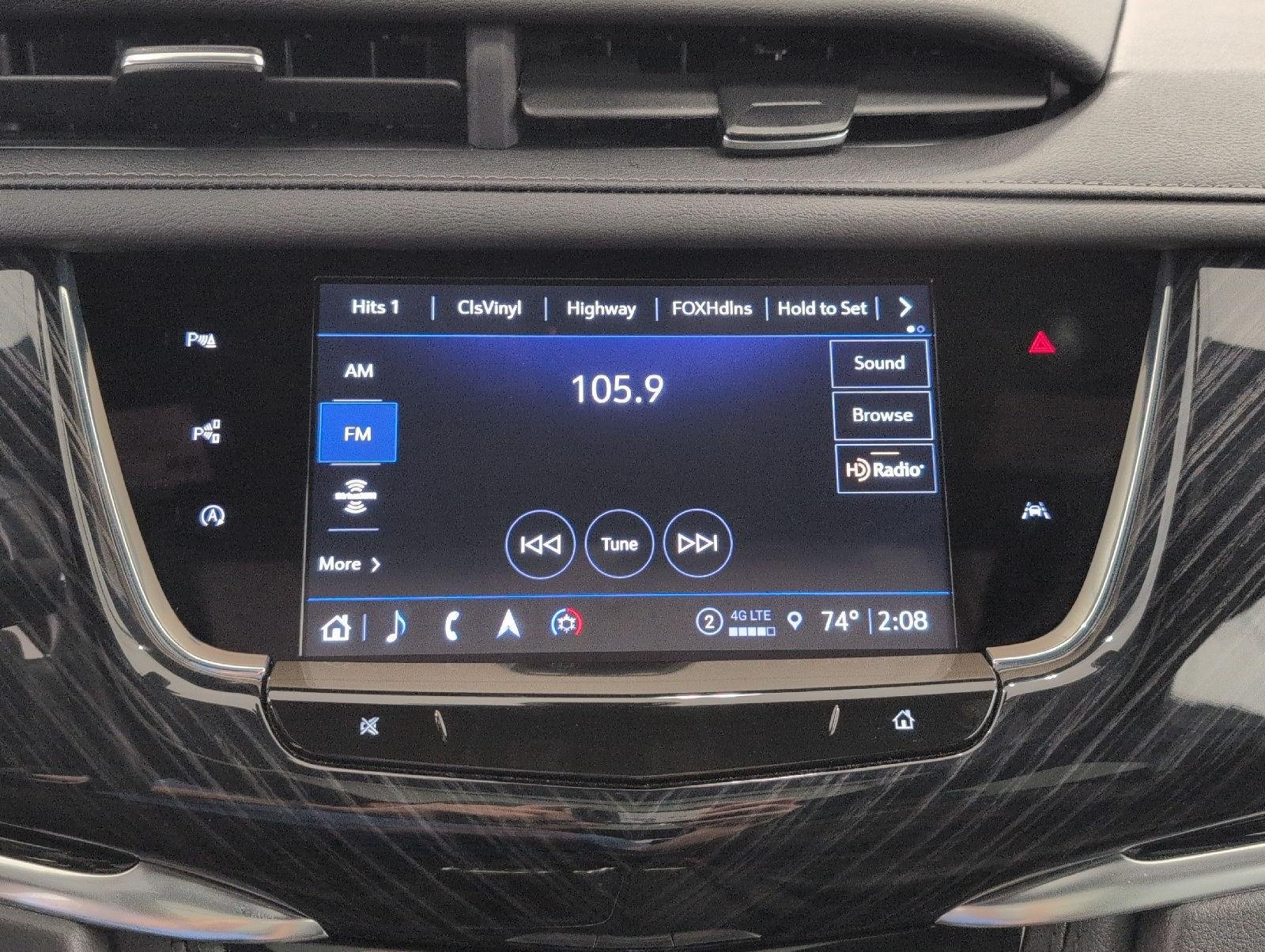 Certified 2025 Cadillac XT6 Premium Luxury w/ Technology Package AWD/4WD image 7