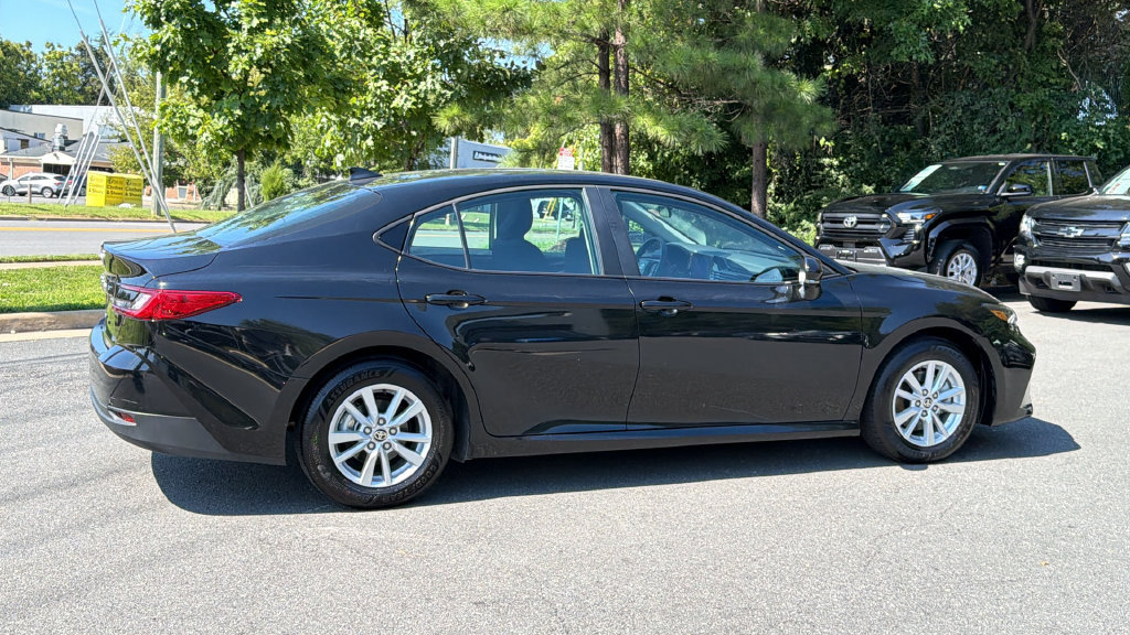 Used 2026 Toyota Camry LE FWD image 4