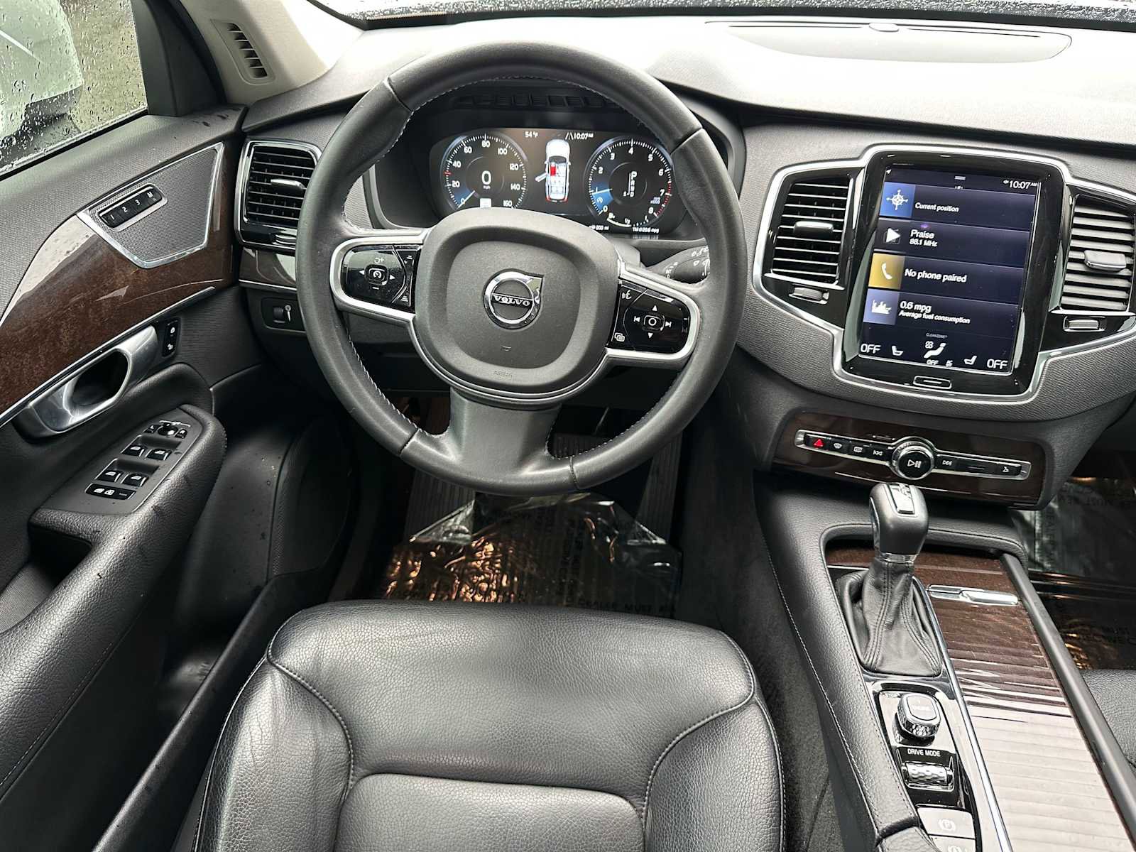 Used 2017 Volvo XC90 T6 Momentum w/ Vision Package AWD/4WD image 18