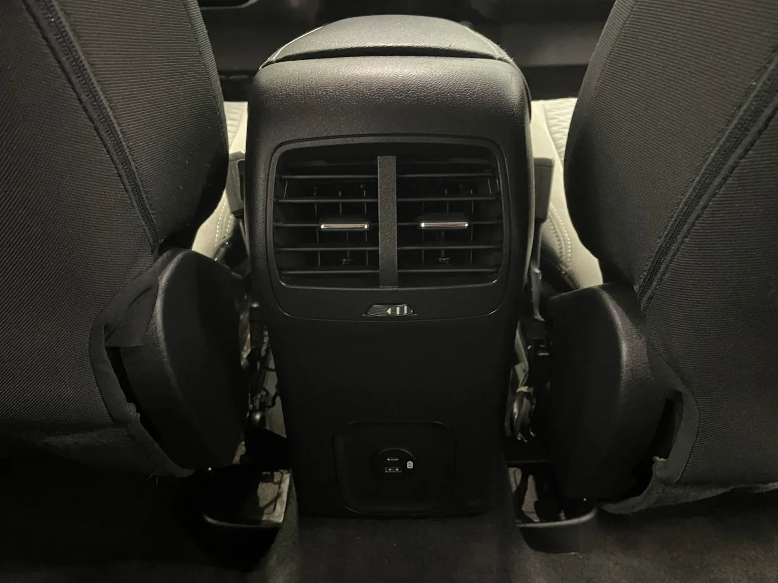 Used 2021 Ford Escape SE image 29