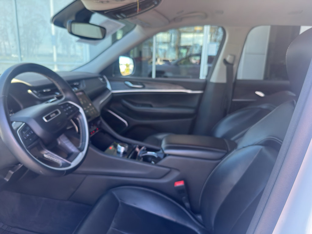 Used 2021 Jeep Grand Cherokee L Limited RWD image 4