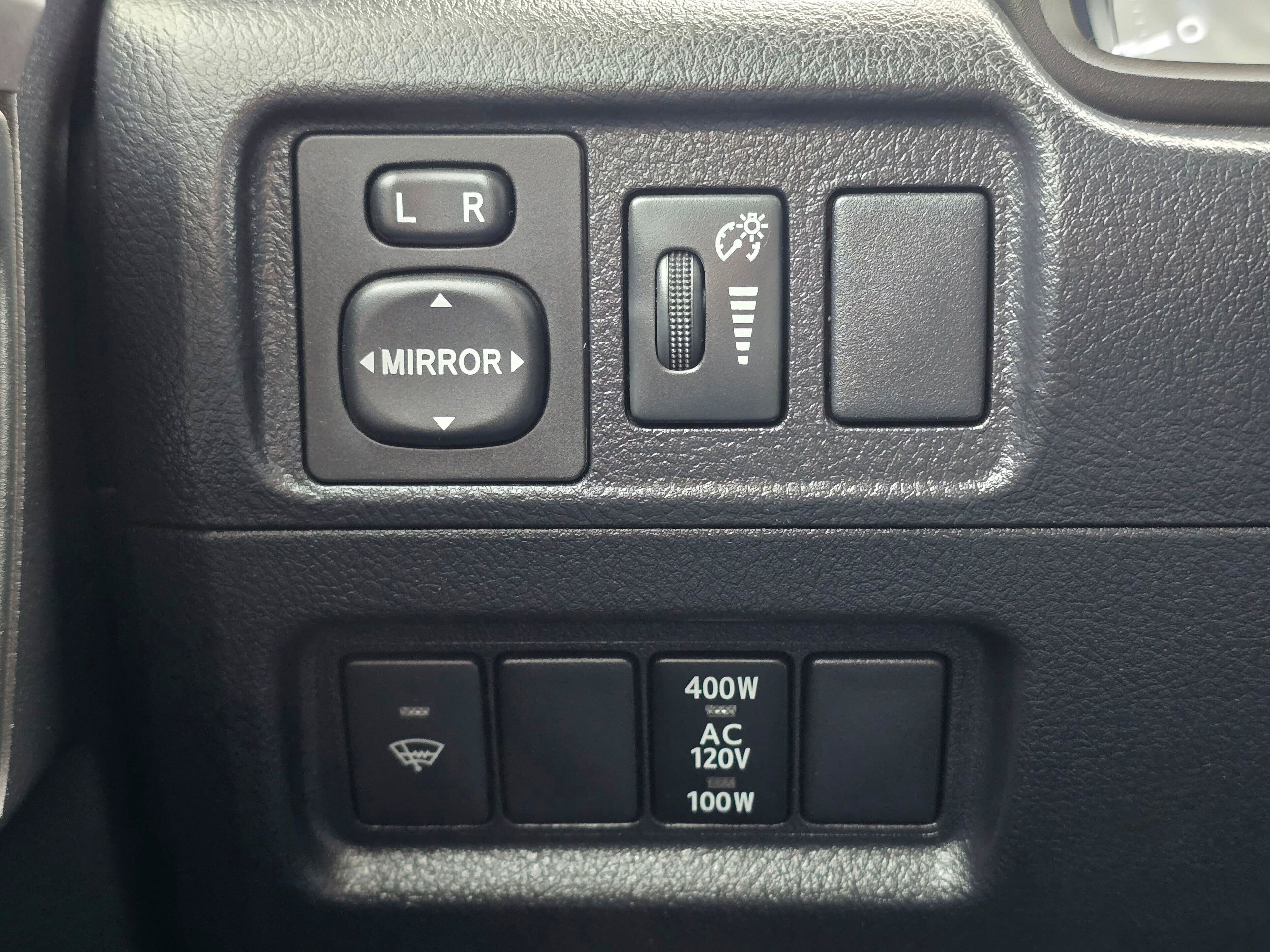 Used 2018 Toyota 4Runner SR5 Premium AWD/4WD image 35