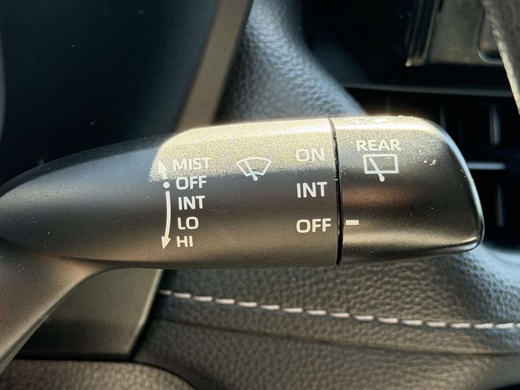 Used 2021 Toyota RAV4 LE AWD/4WD image 33