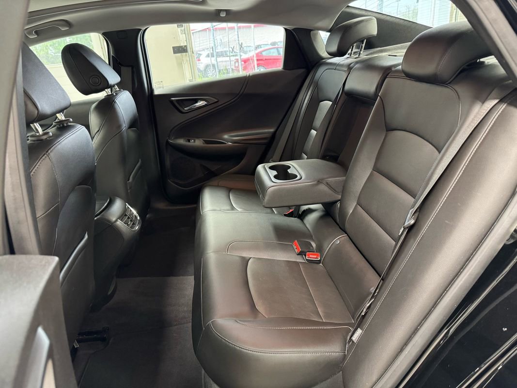 Used 2020 Chevrolet Malibu LT w/ Leather Package FWD image 24