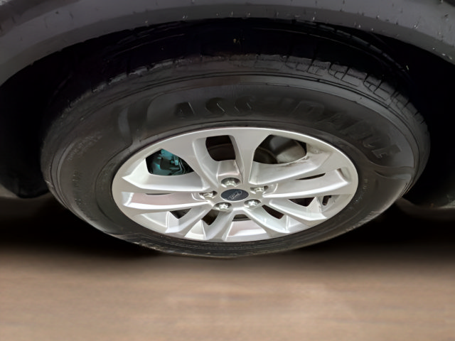 Used 2021 Ford Escape SE w/ Cold Weather Package FWD image 9
