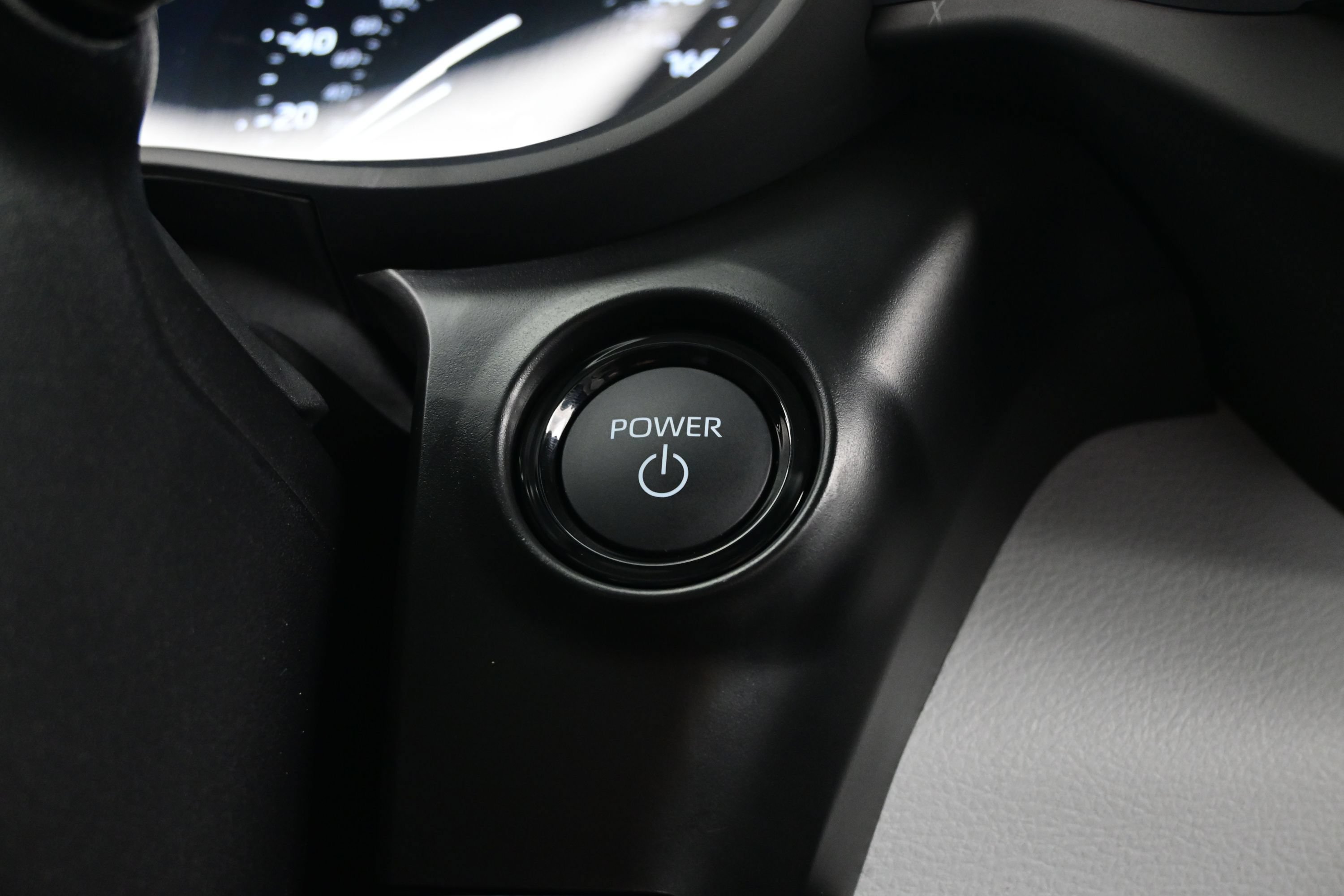 Used 2026 Toyota Sienna XLE FWD image 24