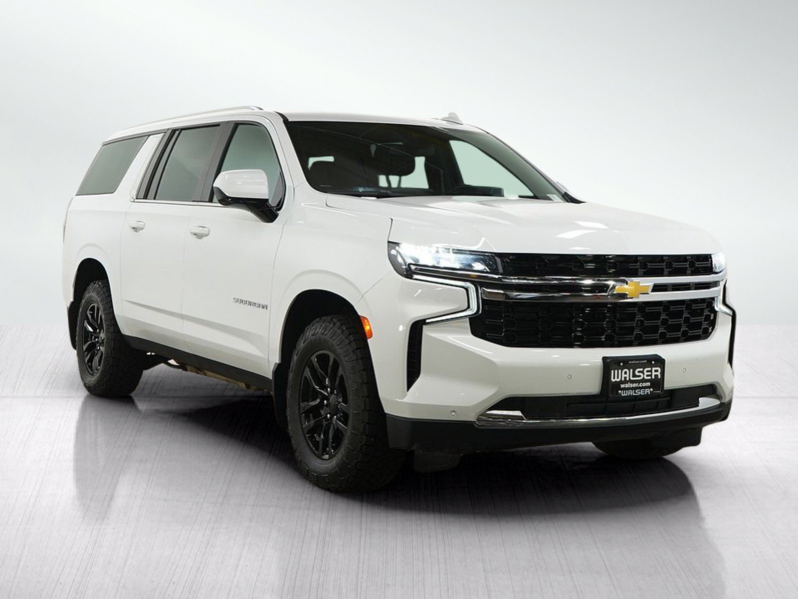 Used 2023 Chevrolet Suburban LS w/ Max Trailering Package AWD/4WD image 7