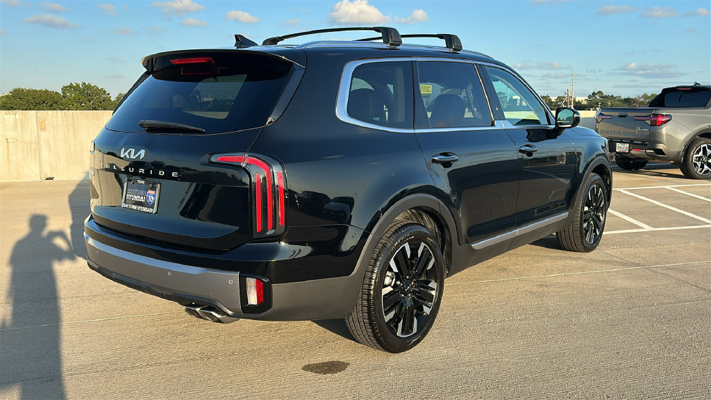 Used 2025 Kia Telluride SX w/ SX Captain's Chair Package FWD image 13
