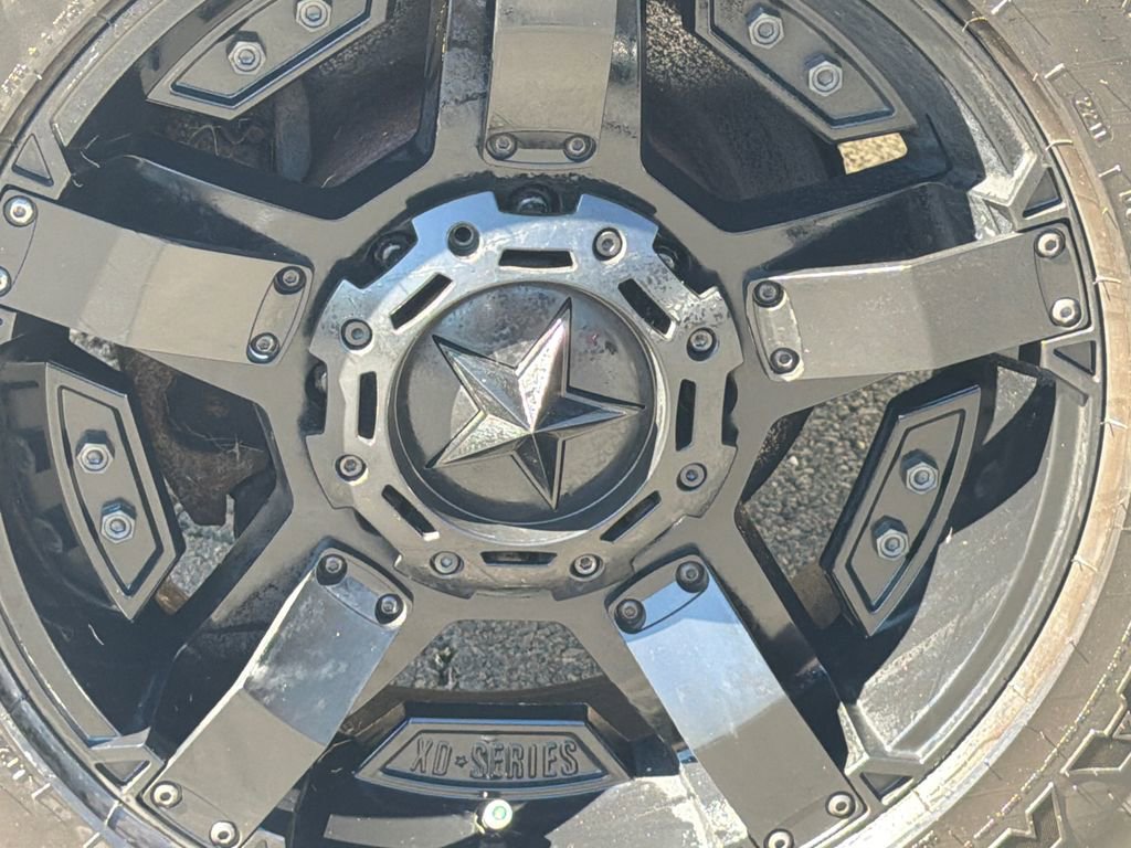 Used 2016 GMC Sierra 2500 Denali w/ Duramax Plus Package image 3