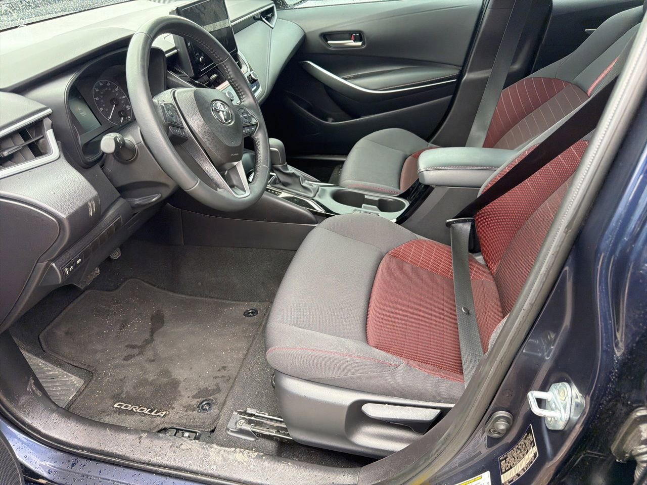Used 2025 Toyota Corolla SE FWD image 9