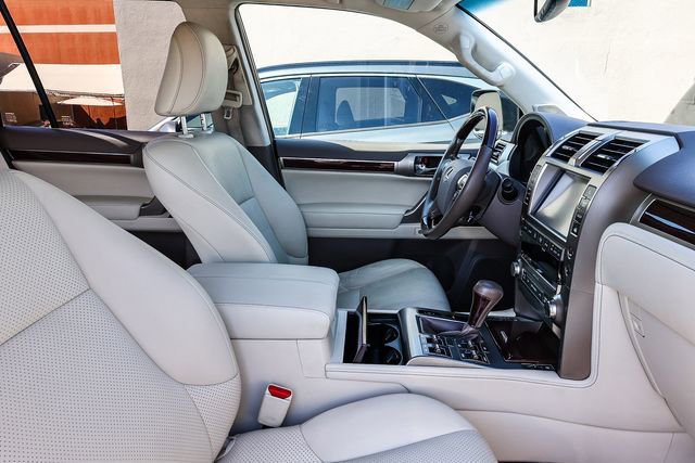 Used 2018 Lexus GX 460 Luxury w/ Preferred Accessory Package AWD/4WD image 18