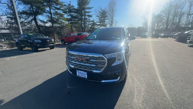 Used 2023 GMC Terrain Denali w/ Denali Premium Package image 3