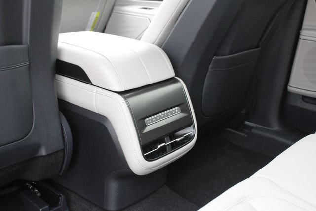 New 2026 Lincoln Nautilus Premier AWD/4WD image 23