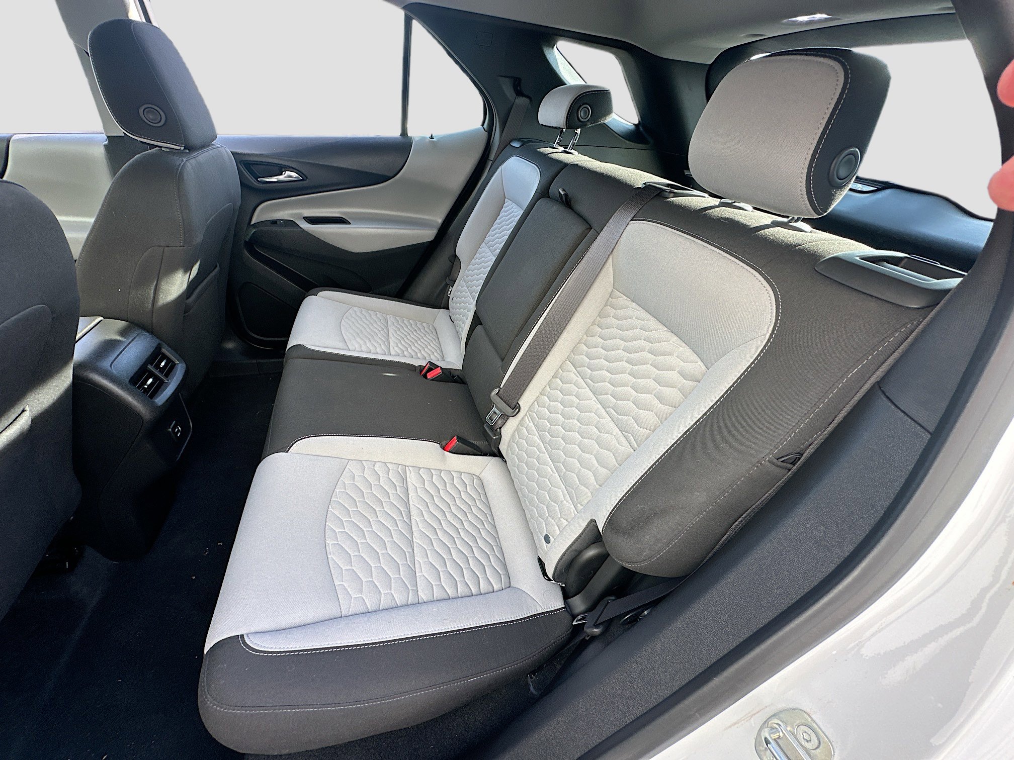 Used 2020 Chevrolet Equinox LS image 24