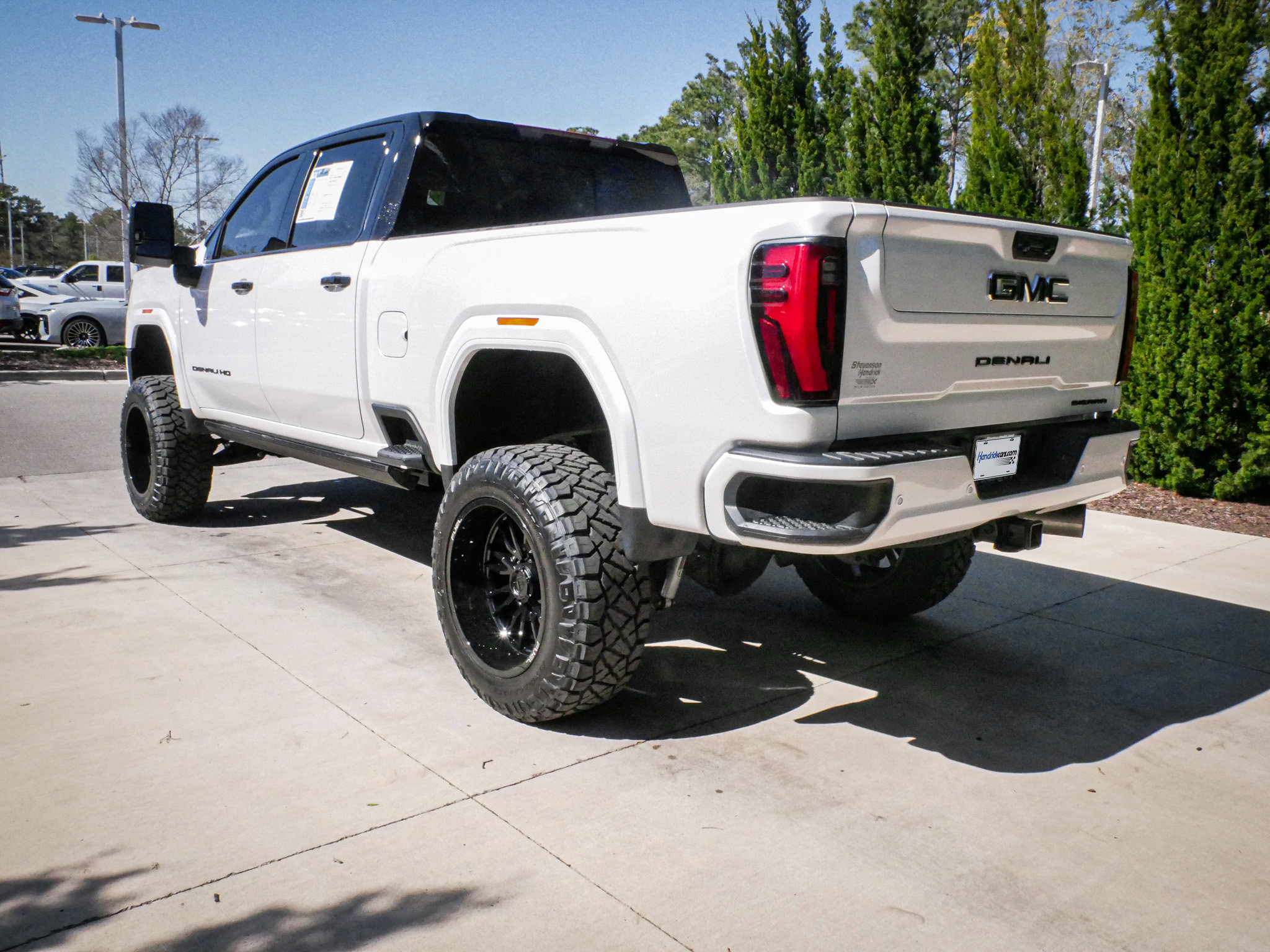 Used 2025 GMC Sierra 2500 Denali Ultimate image 8