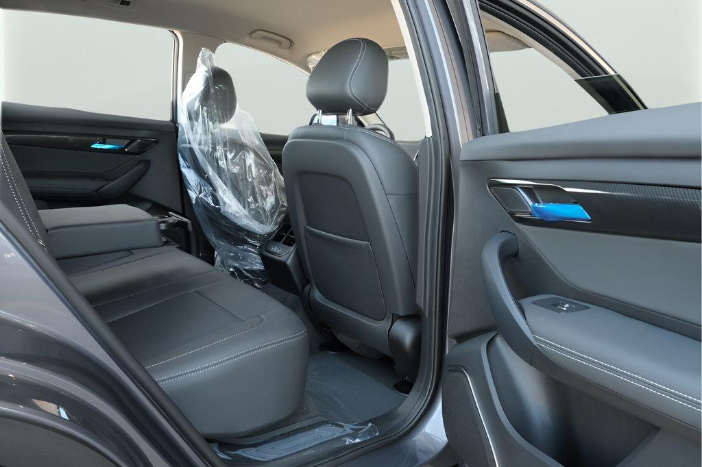 New 2025 VinFast VF 8 Eco AWD/4WD image 18